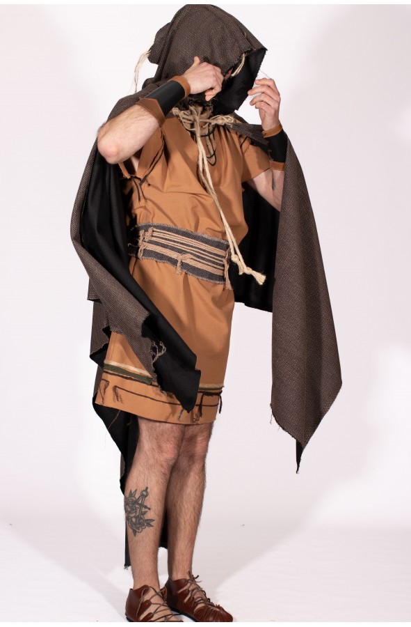 Capa celta o vikinga asimétrica