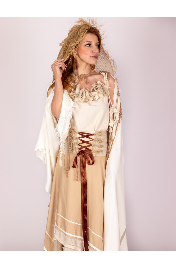 Capa medieval blanca con flecos y...