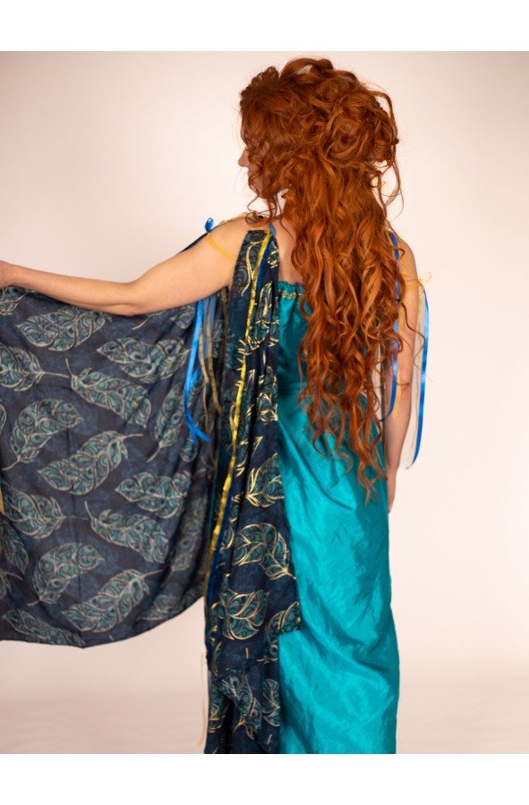 Vestido Azul con Manto de hojas de...