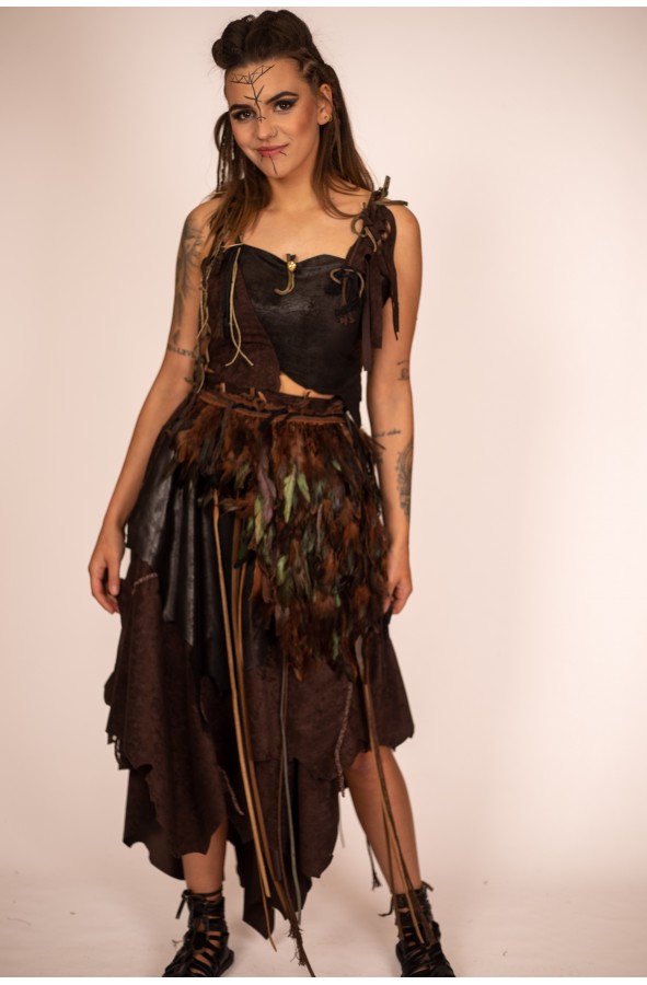 Falda Larga Asimétrica de Guerrera...