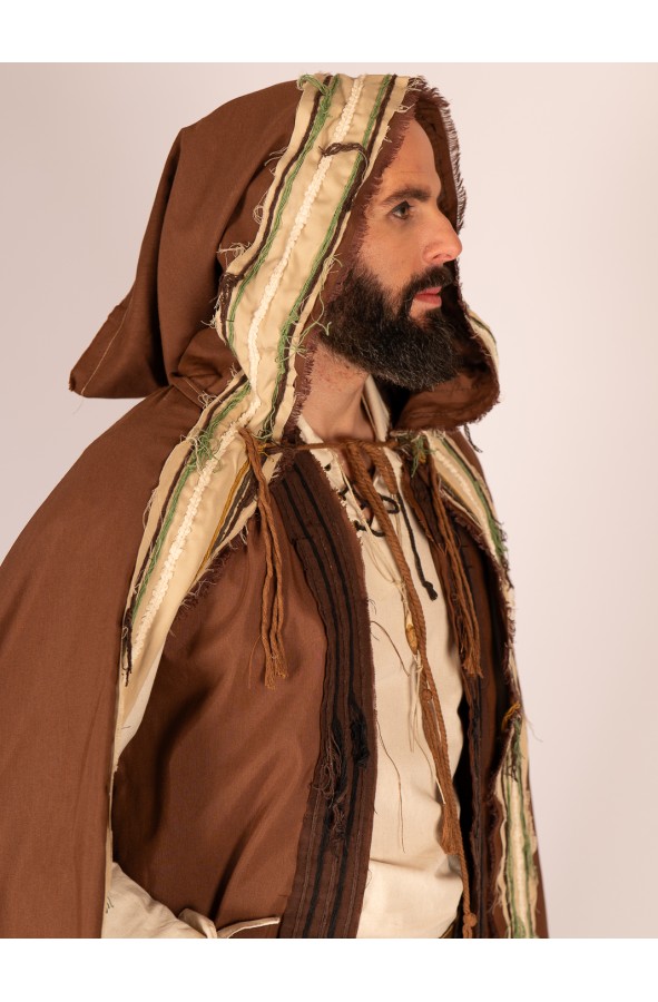 Capa medieval deshilachada –...