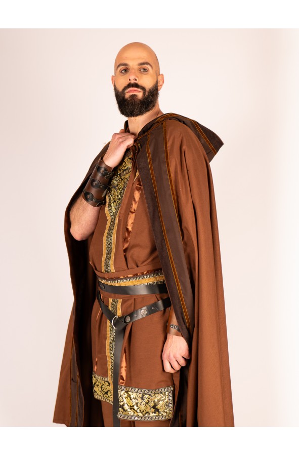 Túnica medieval de noble con detalles...