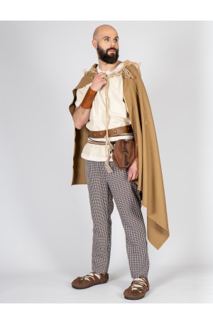 Capa marrón camel con...