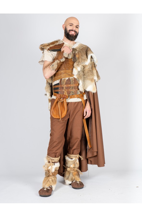 Leather Shoulder Guard with Real Fur...