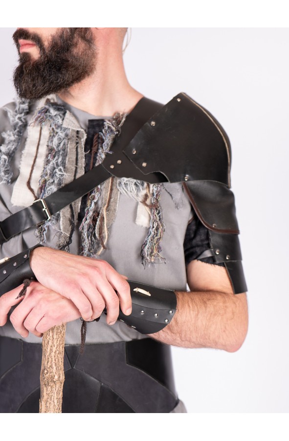 Black Leather Shoulder Armor – Yute Crea