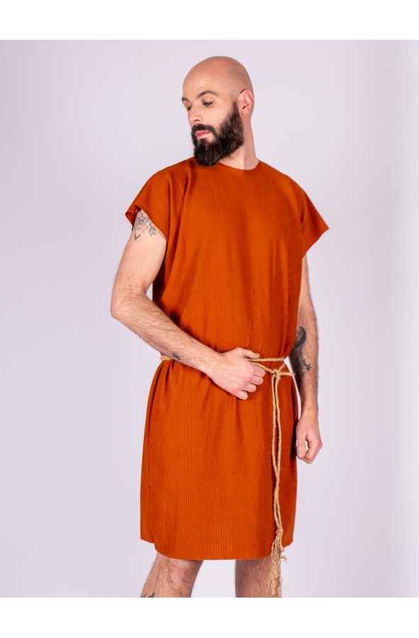 Túnica romana en color teja con...
