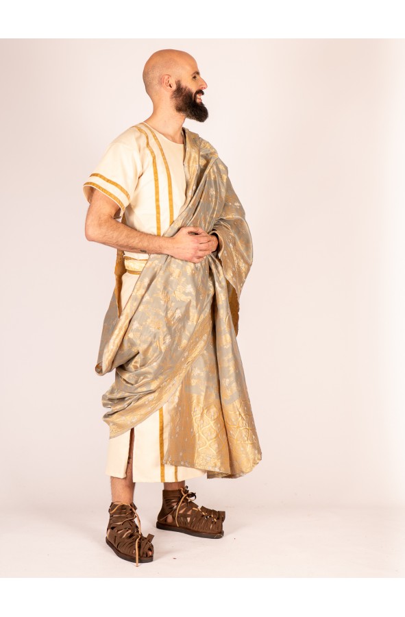 Traje de emperador romano con toga...