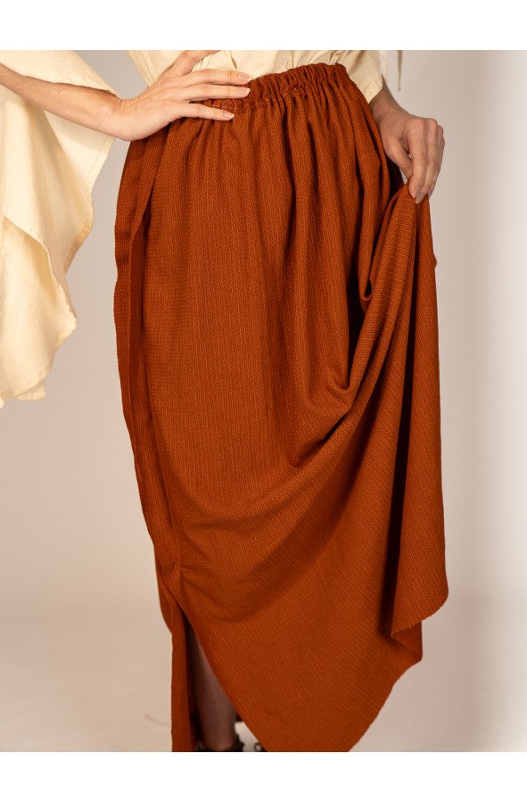 Falda medieval con abertura y caída...