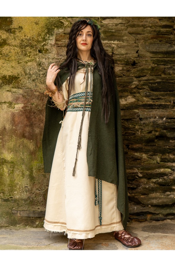 Capa medieval verde con capucha