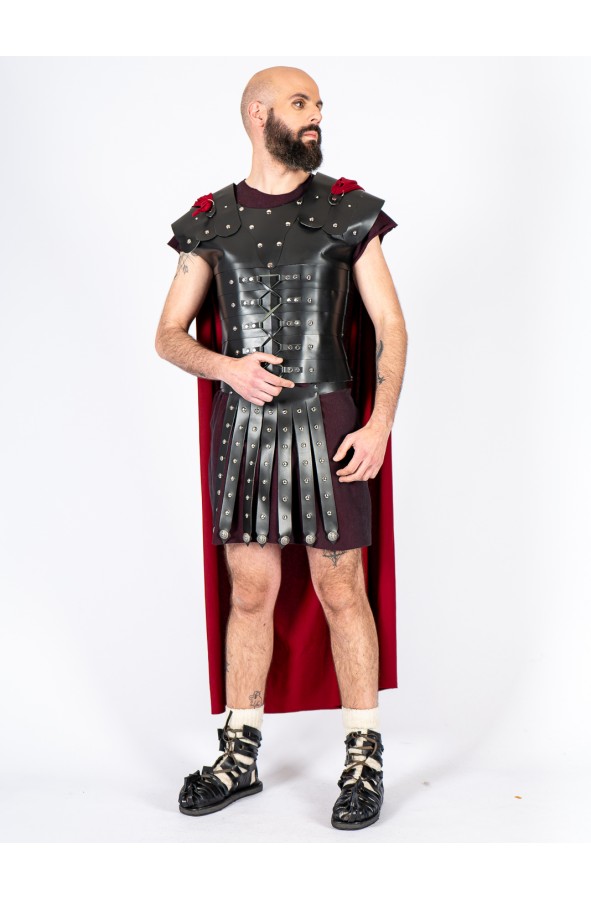 Armadura romana de piel negra lórica...