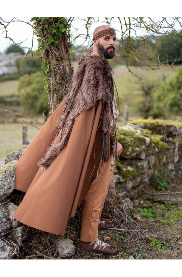Celtic cloak with vegan fur