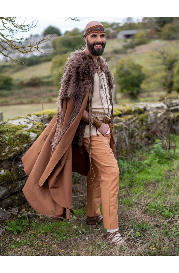 Celtic cloak with vegan fur