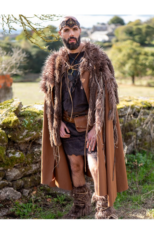 Celtic cloak with vegan fur