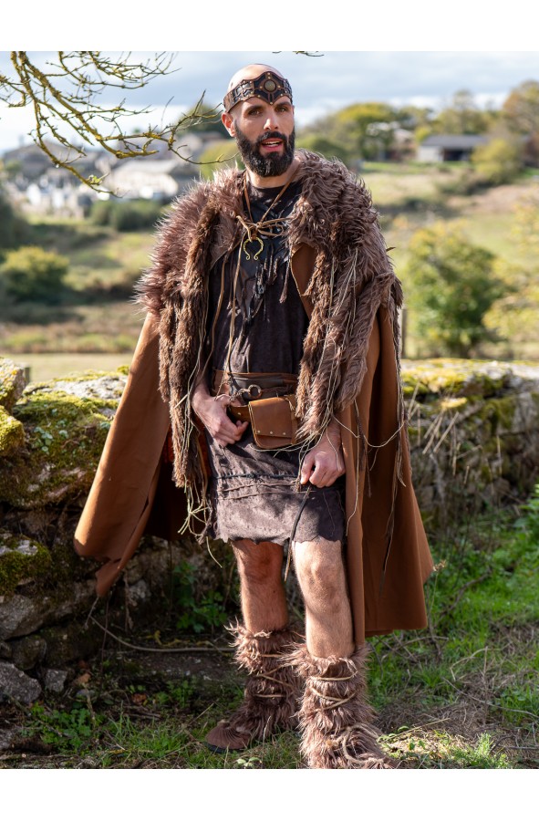 Celtic cloak with vegan fur