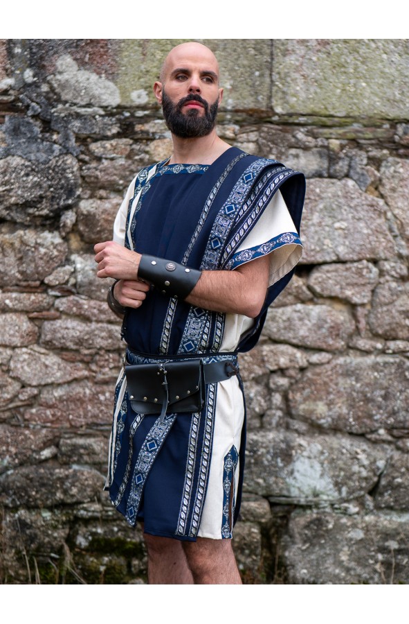 Roman set with blue and white tunic...