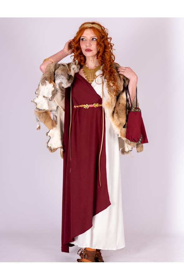 Rabbit fur cape for a Roman woman